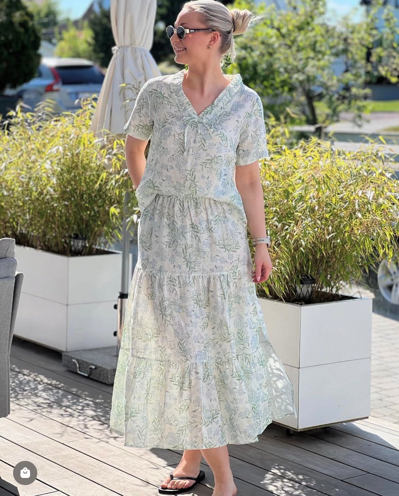 Amara Long Skirt-blue leaf print
