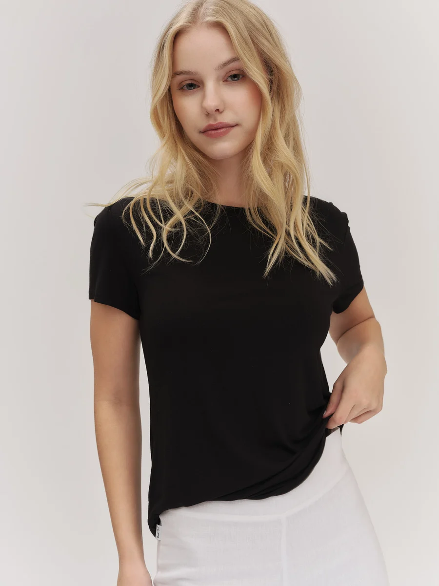 Kiari tee-black