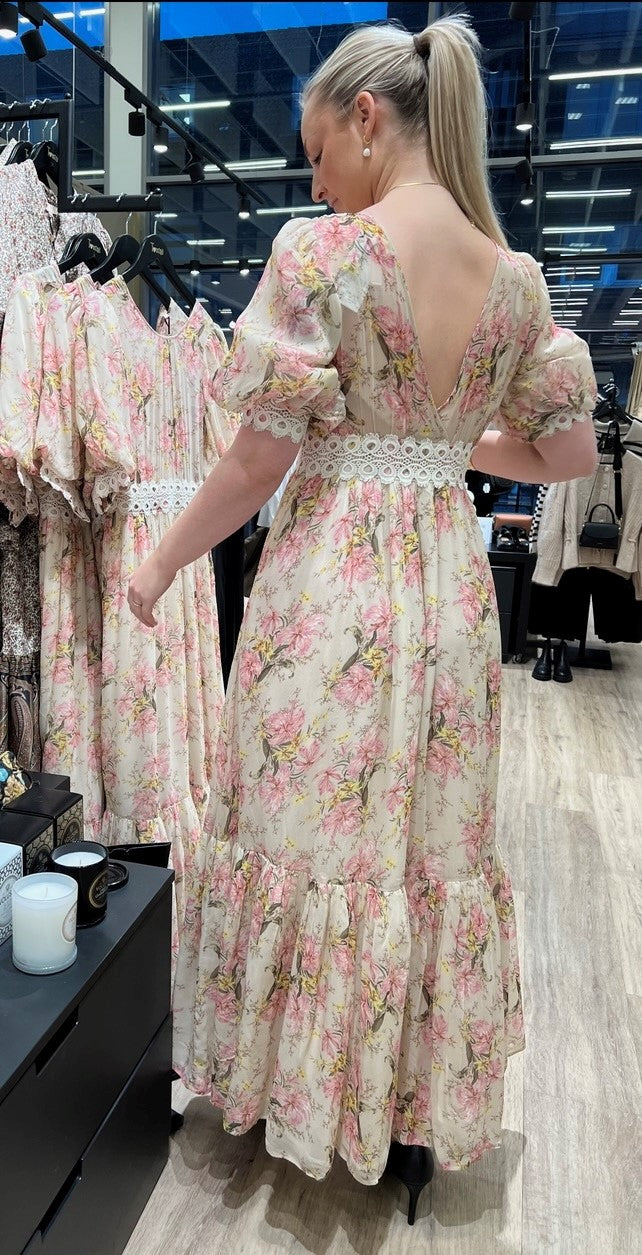 Georgette Lace Gown - vintage lilies