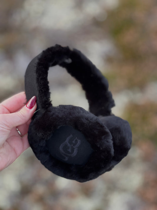 W Sheepskin Embroidery Earmuff-black