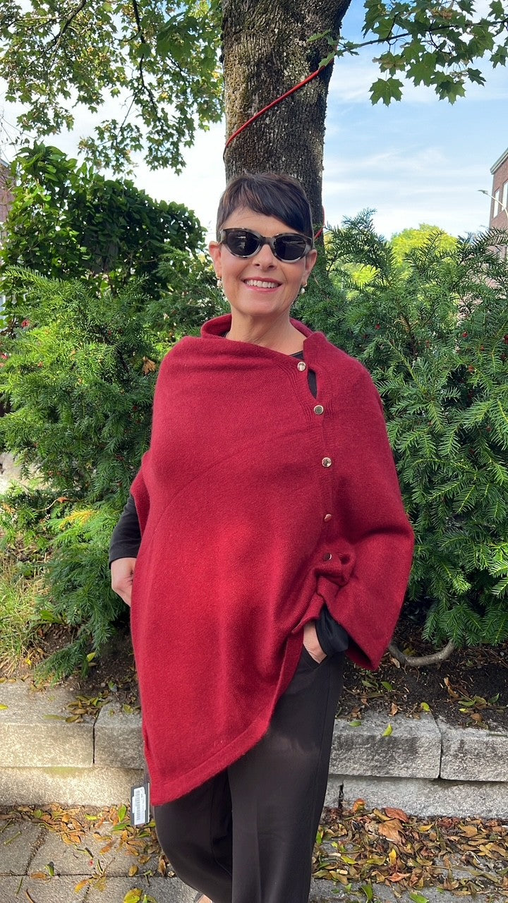 Poncho m gullknapper-burgunder