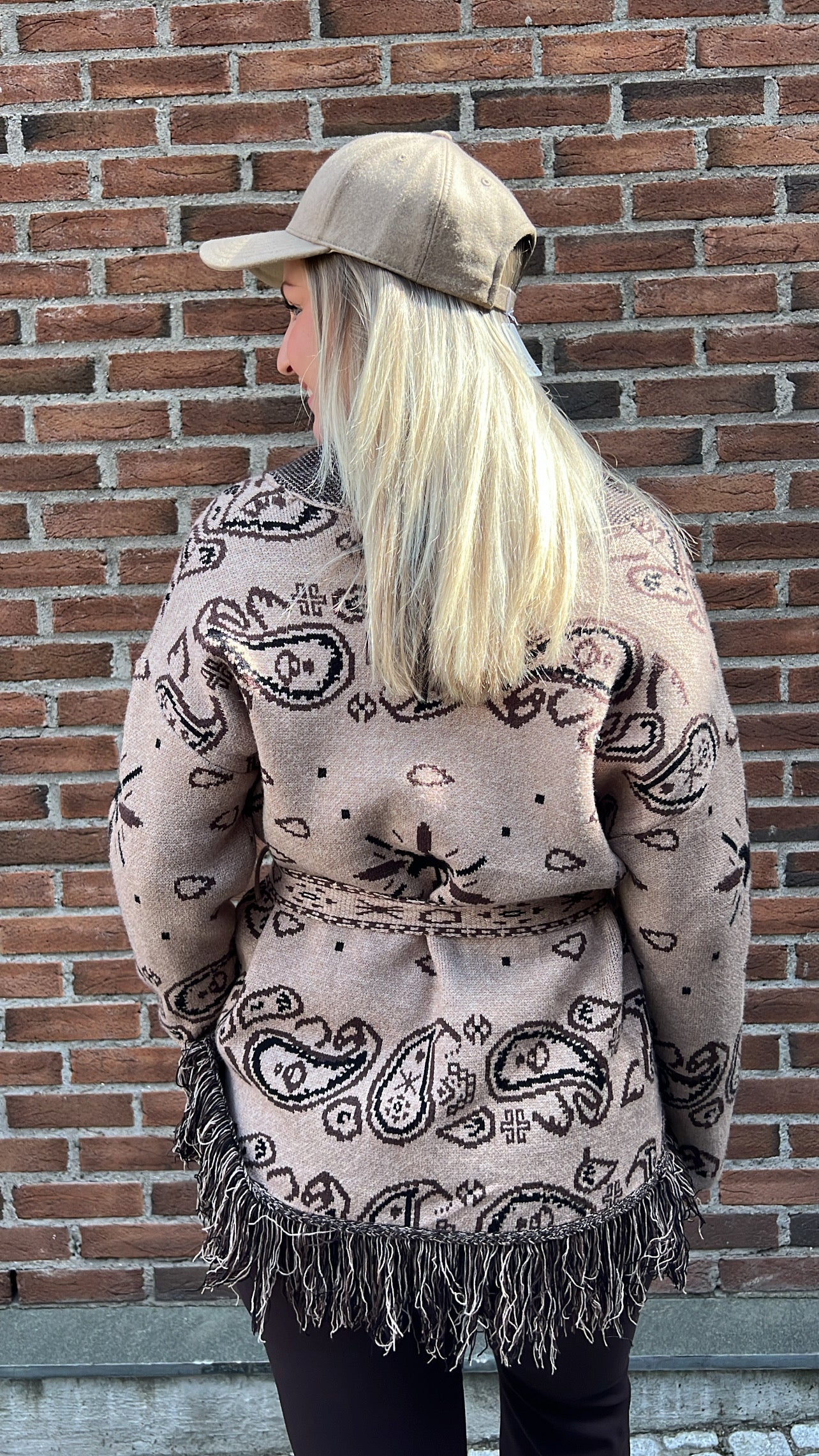Sally-taupe