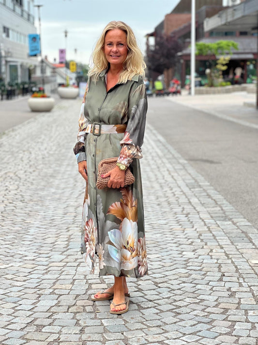 Printed midi dress w belt-passion green