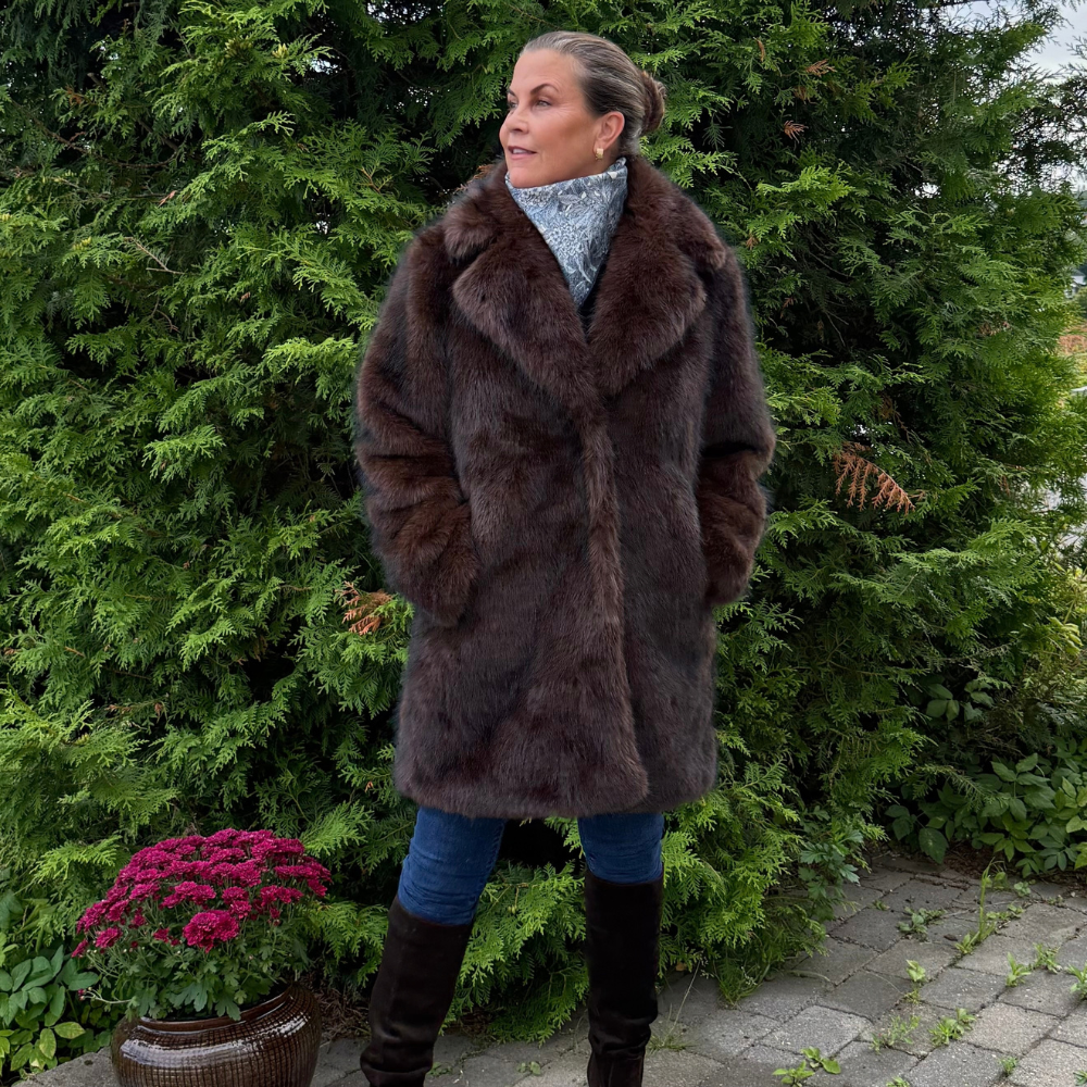 St.Moritz fuskepels jakke -sjokolade brun