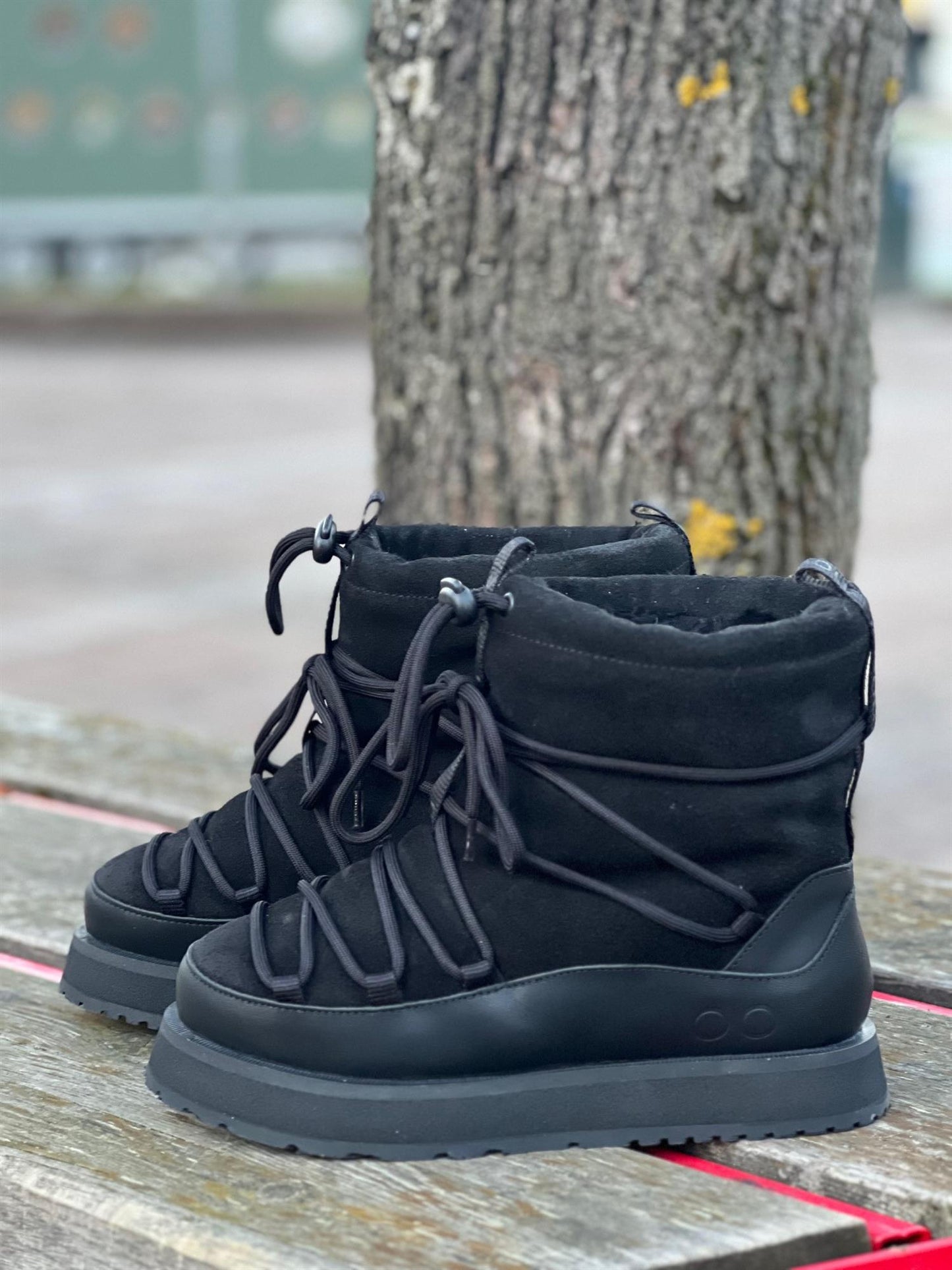 Frost Mid-black
