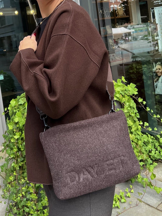 Day Woolen CB Pouchy-choco