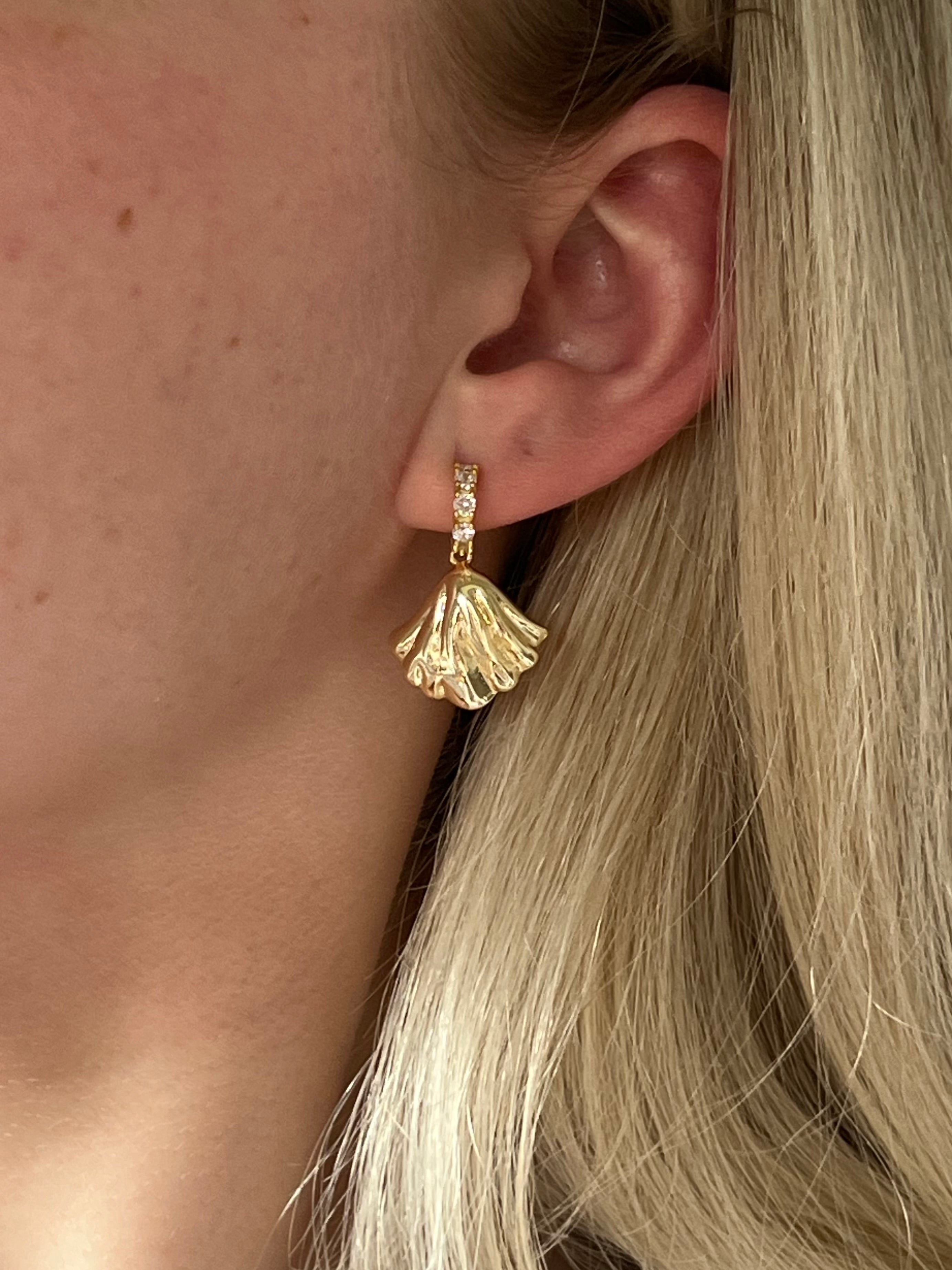 Big Golden Shell Sparkle Hoop