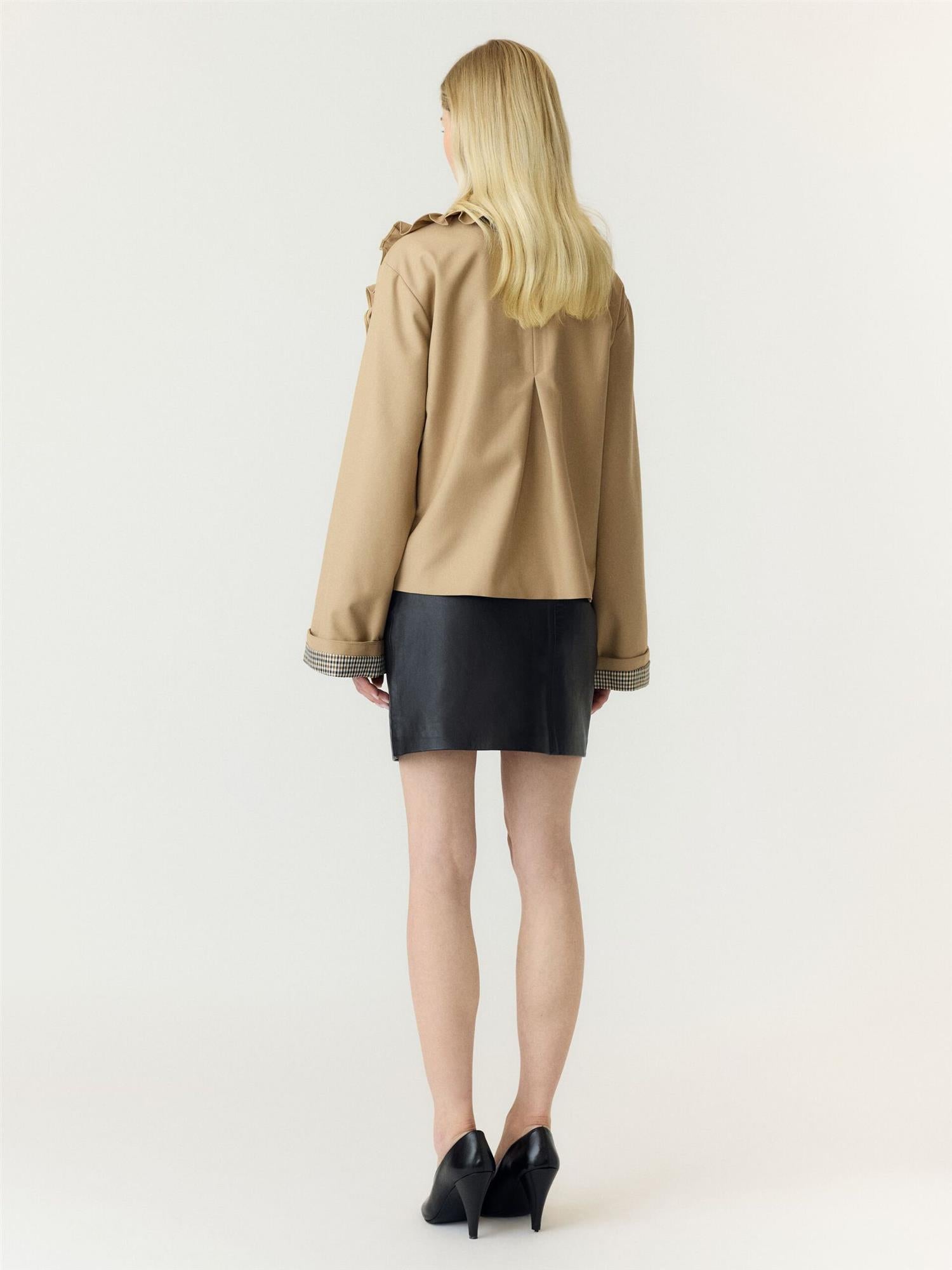 Yaselsia Ls Short trenchcoat-incense