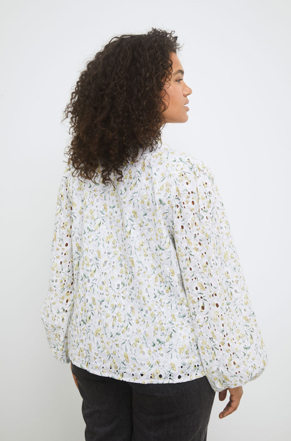 Karro Blouse-yellow branch FØR PRIS 2.399