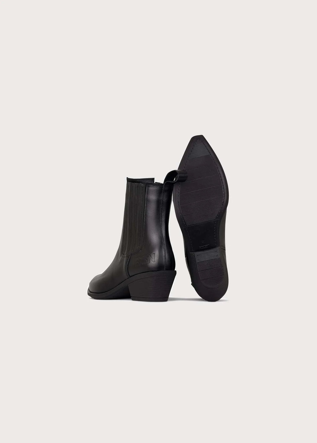 Sleek boot black