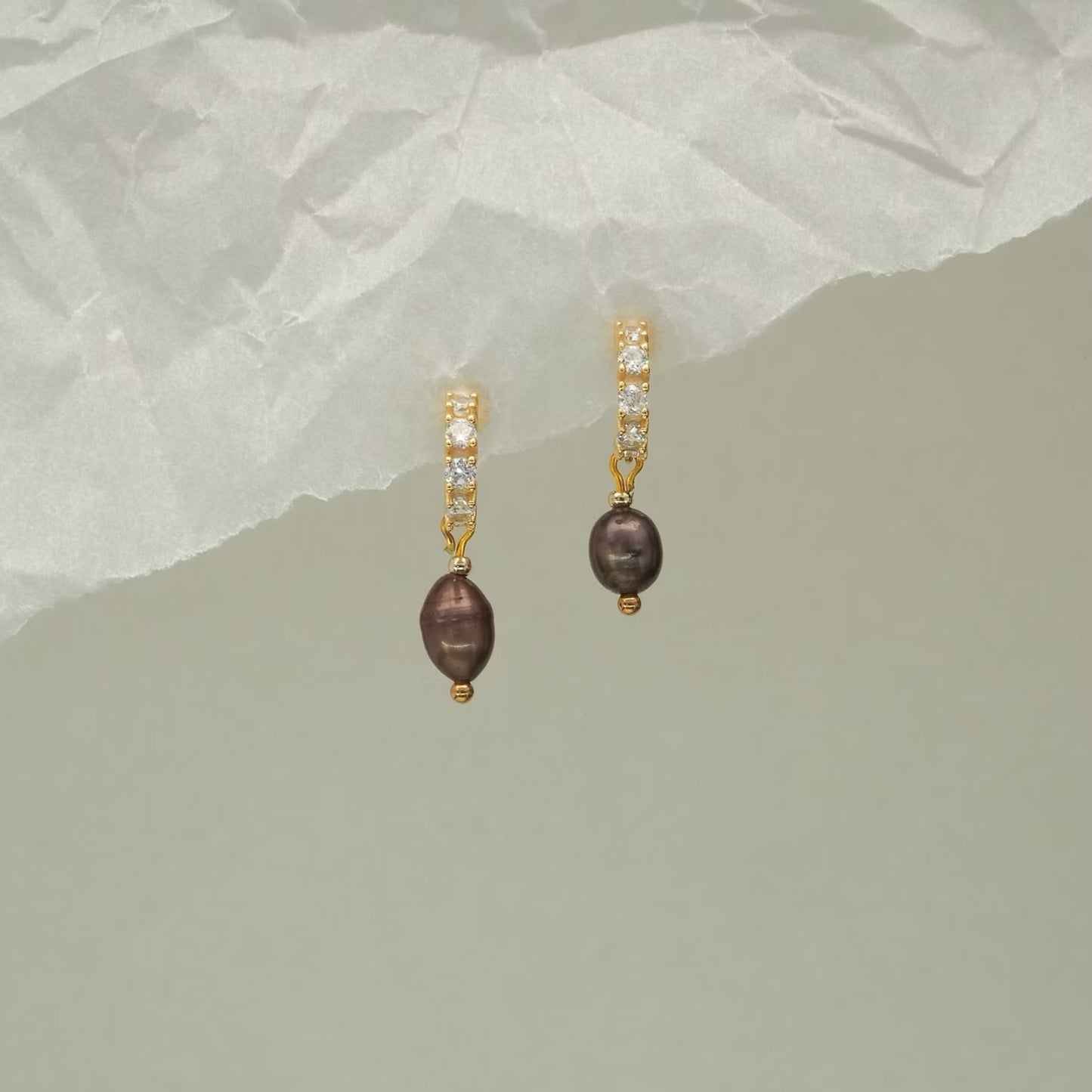 Mocha mousse pearl hoop