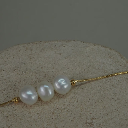 Three tiny pearl bracelet