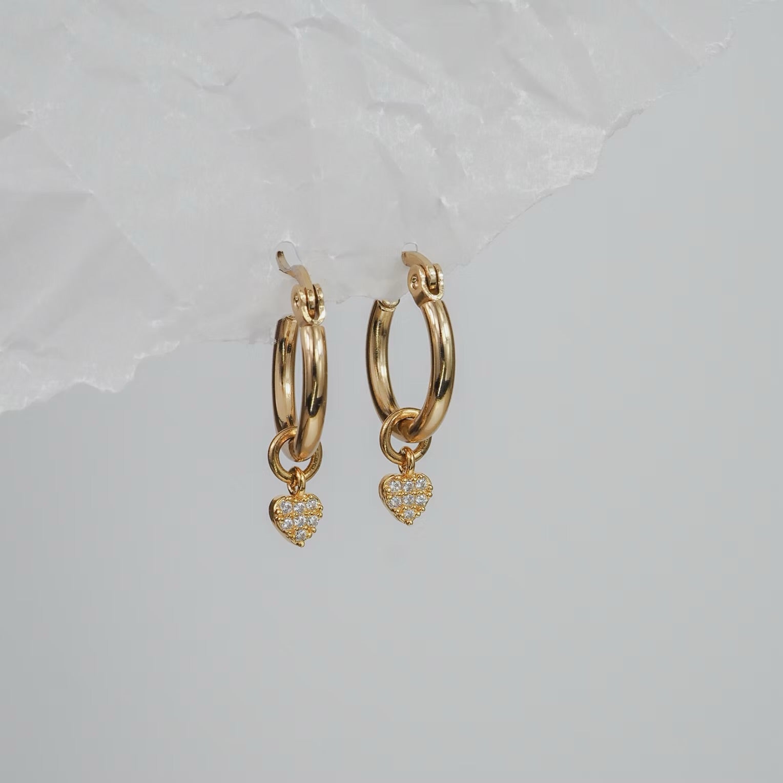 Goldie Hoop Tiny Heart