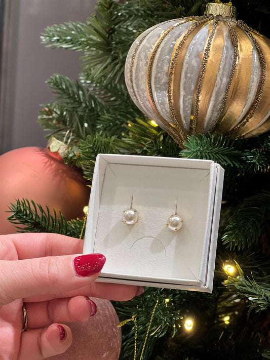 Classis Stud Earrings -pearl