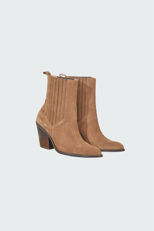 Carla Boot-dark camel
