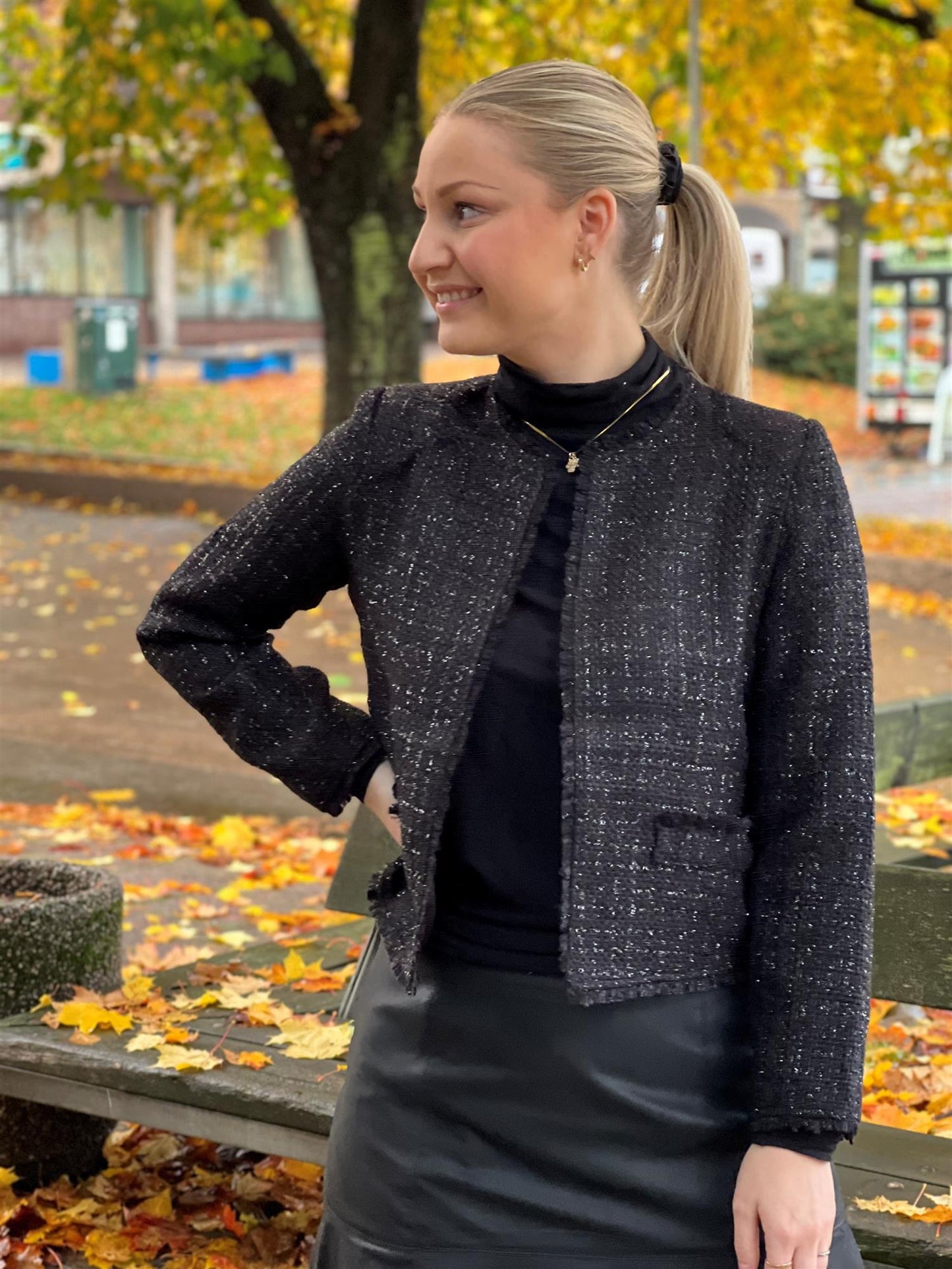 Lily Jacket-black boucle