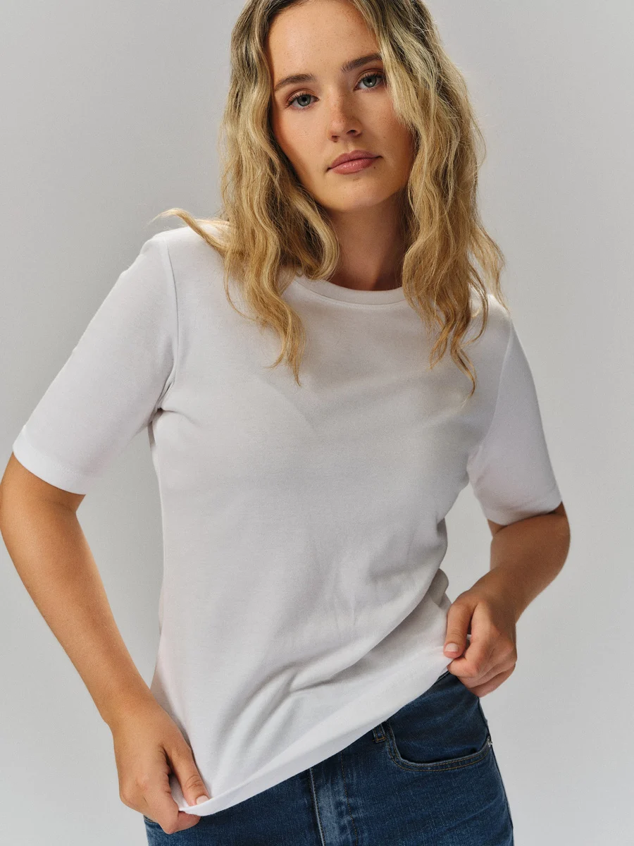 Karina tee-white