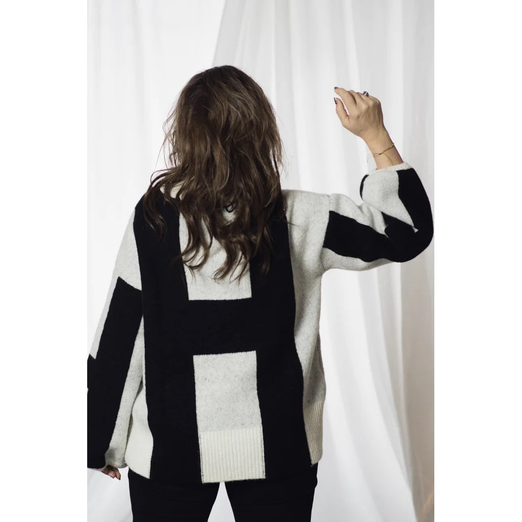 Isa Sweater-white/black